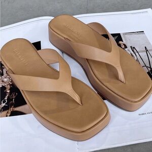 Chrissa Sandal Billini